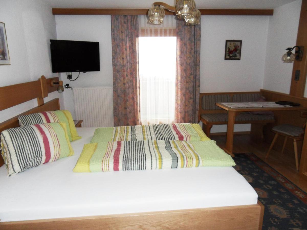Haus Erhart Appartement Ladis Buitenkant foto