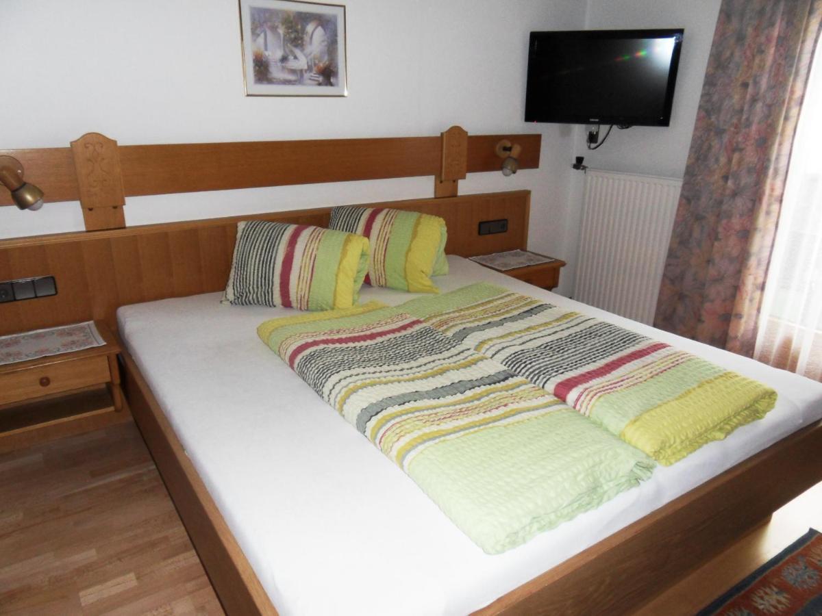 Haus Erhart Appartement Ladis Buitenkant foto