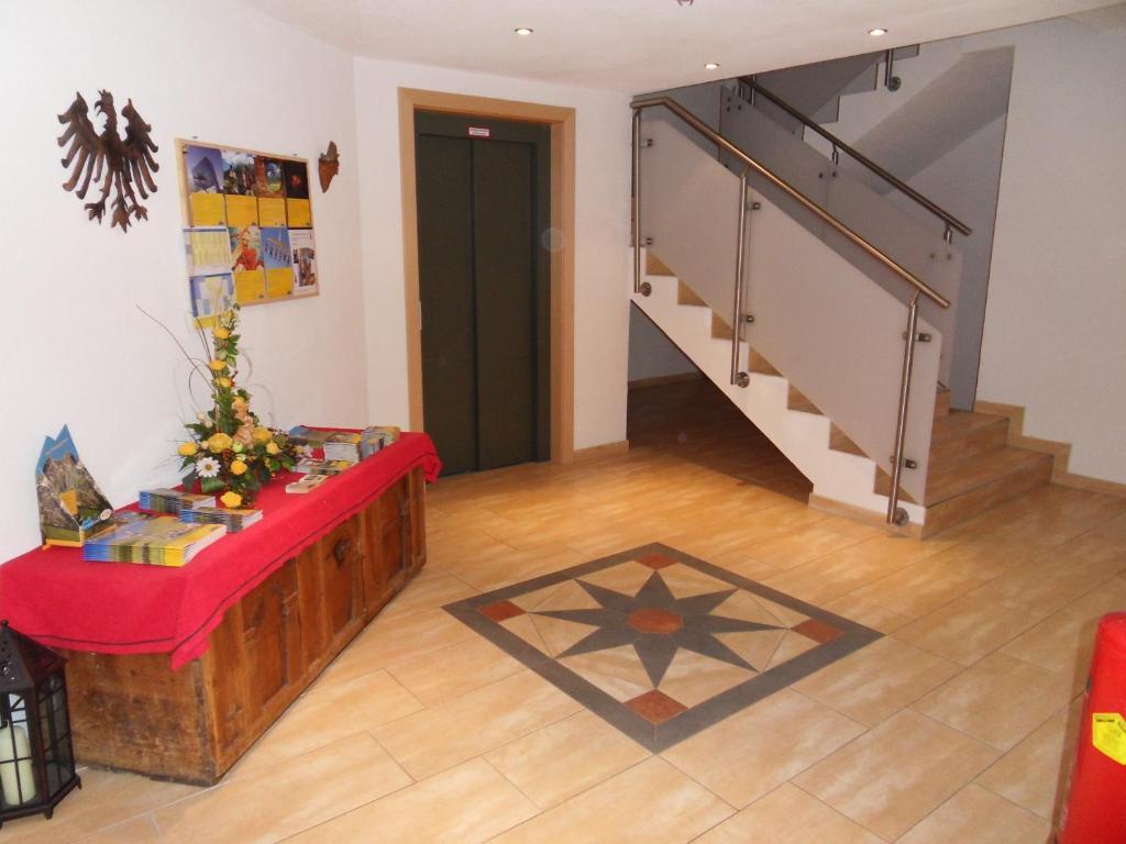 Haus Erhart Appartement Ladis Buitenkant foto