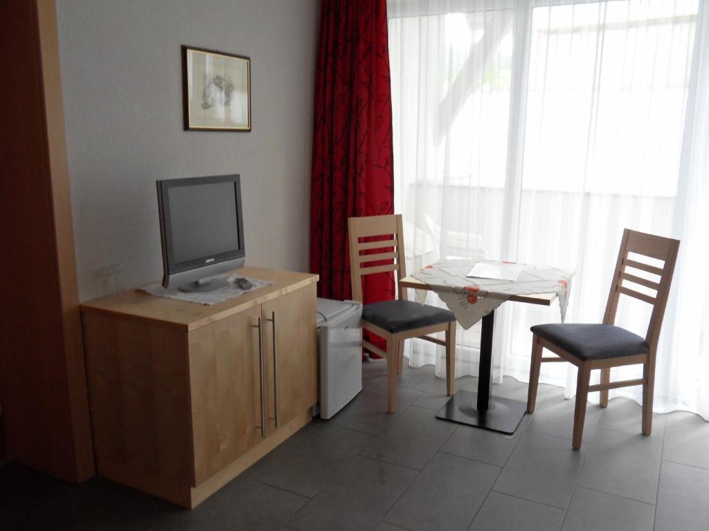 Haus Erhart Appartement Ladis Kamer foto