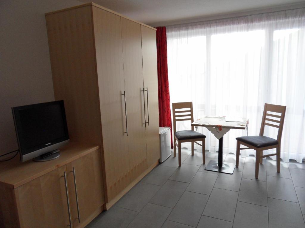 Haus Erhart Appartement Ladis Kamer foto