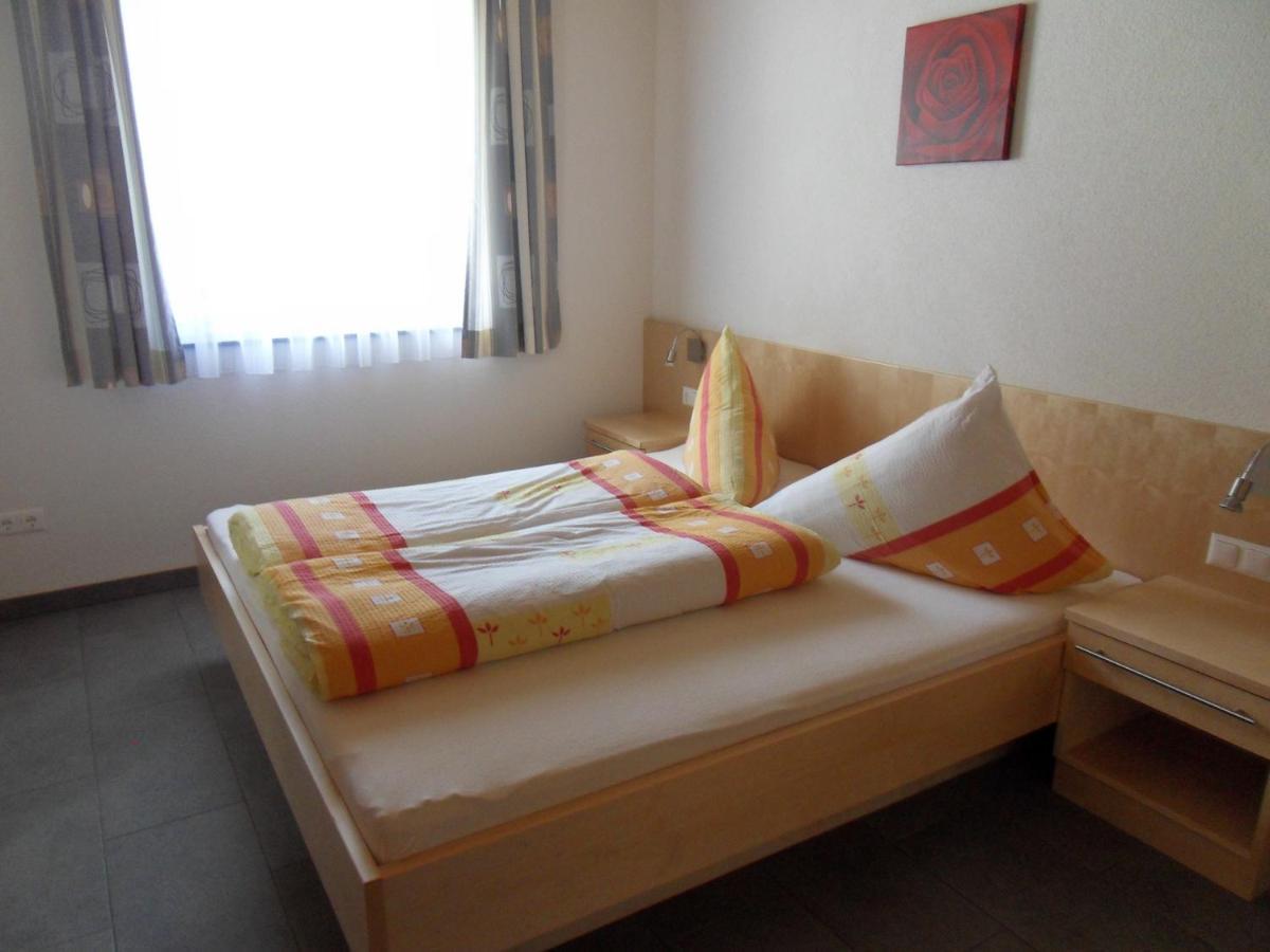 Haus Erhart Appartement Ladis Kamer foto