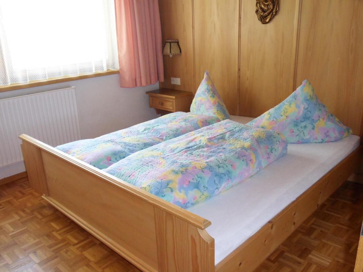 Haus Erhart Appartement Ladis Kamer foto